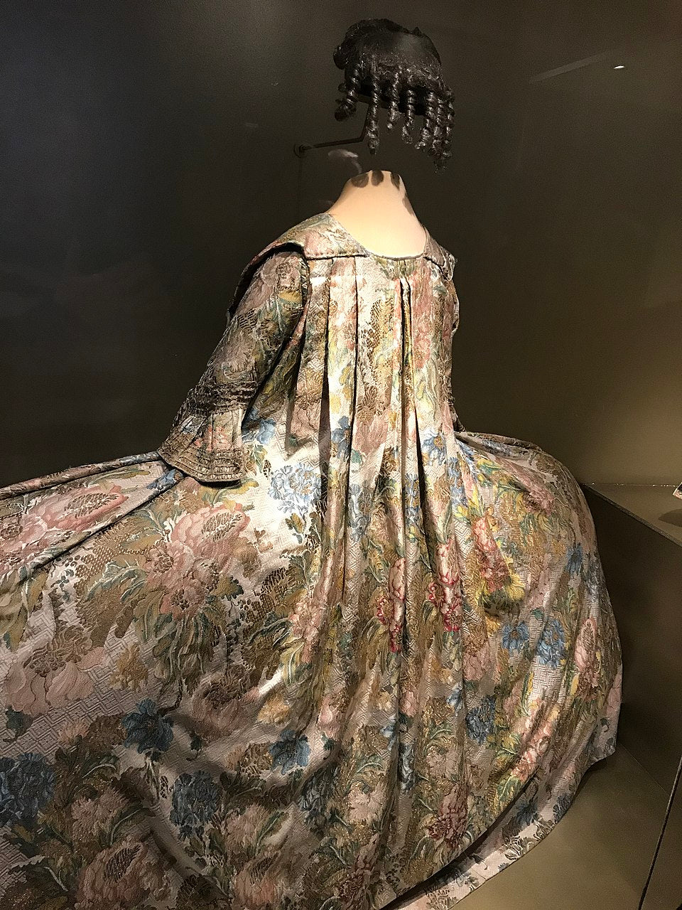 on the watteau pleat